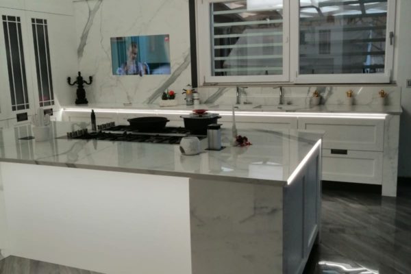 0073afaf-297b-44c8-98ce-3455f2d4affb