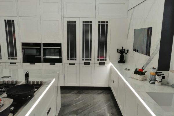 4f093006-39f0-412d-8fe7-a31696ef3998