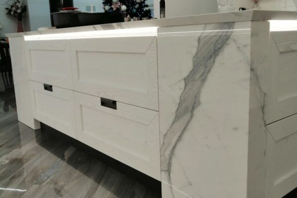 80900353-6abe-41d2-bf24-545a504e30ec