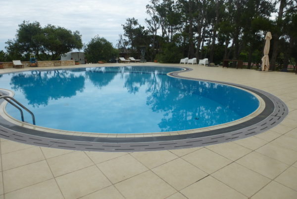 2. Bordi piscina