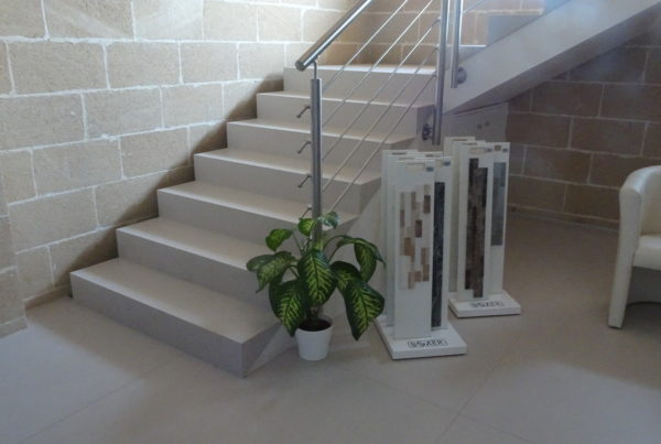 4. Gradini assemblati a L con rivolta inclinata